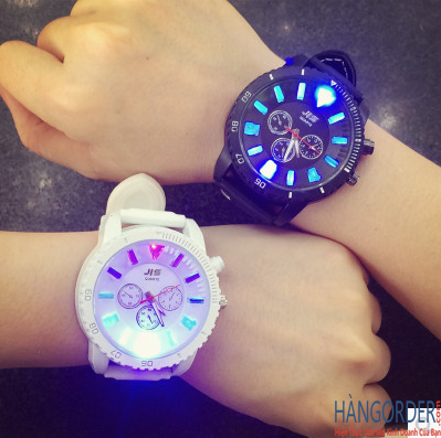 Các mặt hàng đồng hồ thời trang: đồng hồ đôi, đòng hồ điện tử, đồng hồ led, đồng hồ da…
